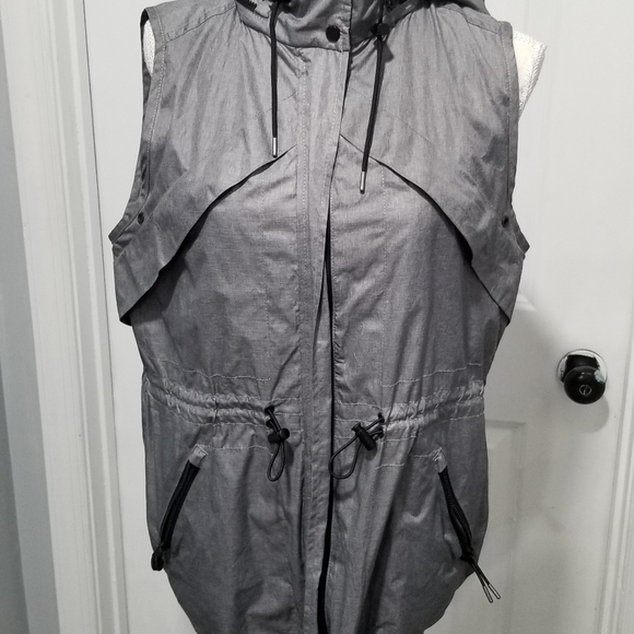 Lou and Gray utility vest 3/$20 - Picture 6 of 10